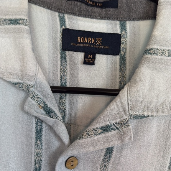 Roark men’s button down. Short sleeve. Size medium. - Picture 2 of 3